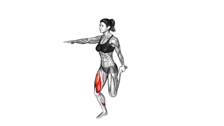زن در حال اجرای حرکت اسکات میگو (Shrimp Squat) روی یک پا